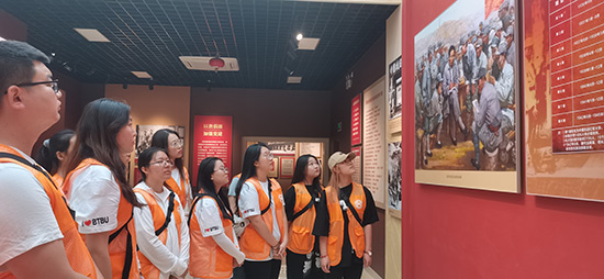 北京工商大學(xué)組織學(xué)生走進北京市延慶區(qū)。學(xué)校供圖